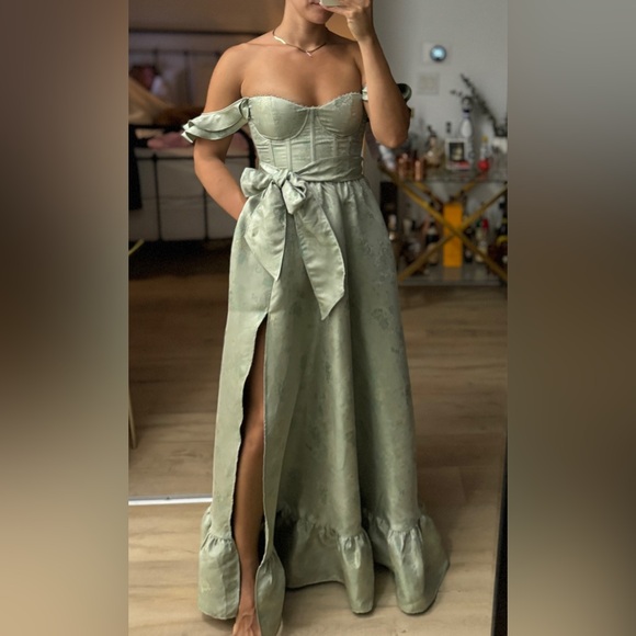 V Chapman Veronica Dress (Green) *NWT* - Picture 2 of 2